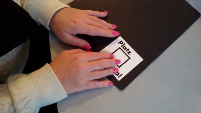 Platz da!, Sticker, fühlen